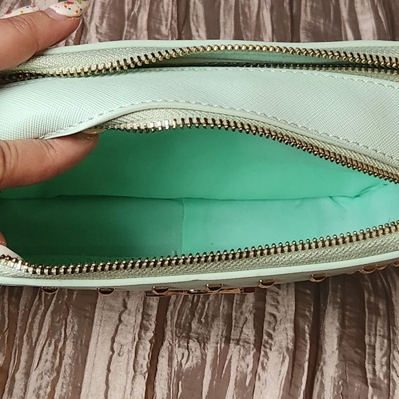 Valentino Orlandi Mint green double zip camera bag $159 MSRP NWT 🎉Host Pick🎉 - Picture 11 of 12